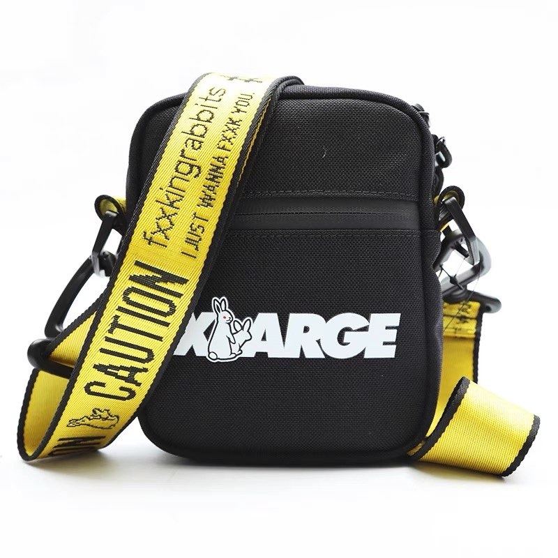 日本 FR2 × XLarge Logo Shoulder Bag 聯名 單肩袋 斜孭袋 男女可用
